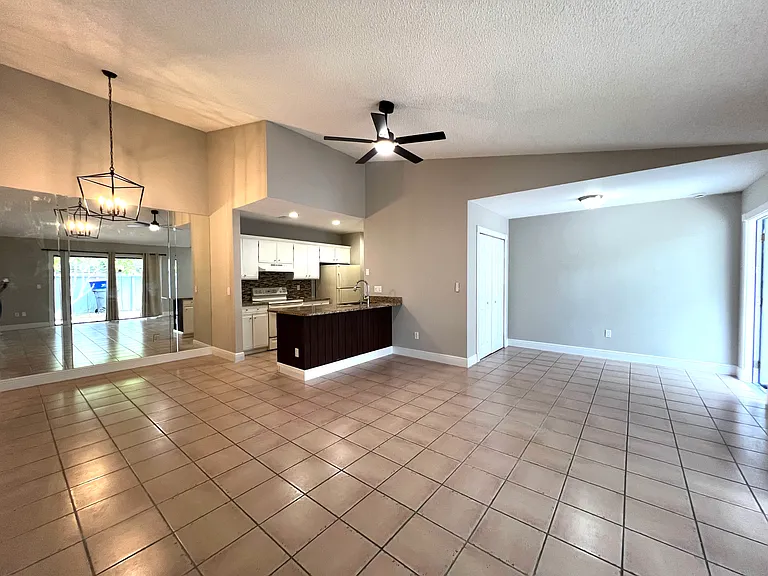 1077 Goldenrod Rd #1077A — Photo 23