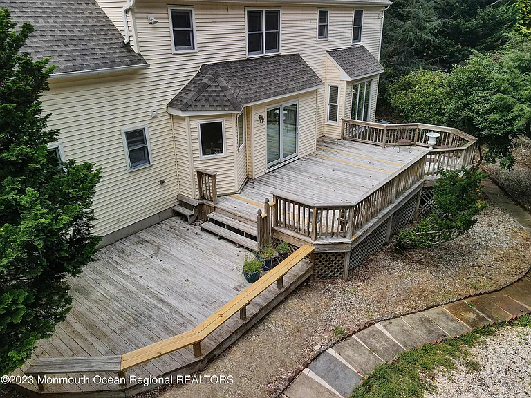 18 Seven Oaks Dr — Photo 6
