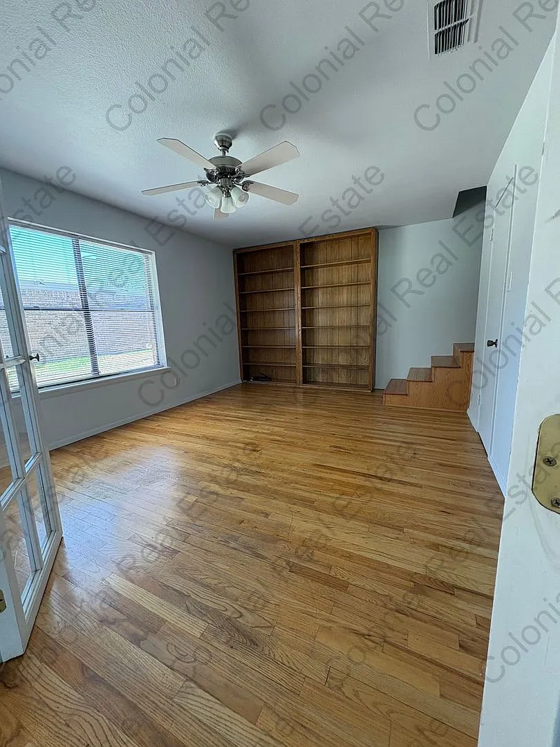 Spacious 3 bedroom, 3 bathroom home on the golf course. — Photo 2