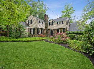 75 Countryside Dr, Summit, NJ 07901