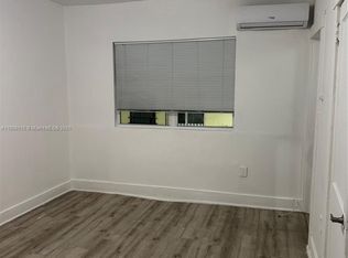 1552 SW 2nd St #9, Miami, FL 33135