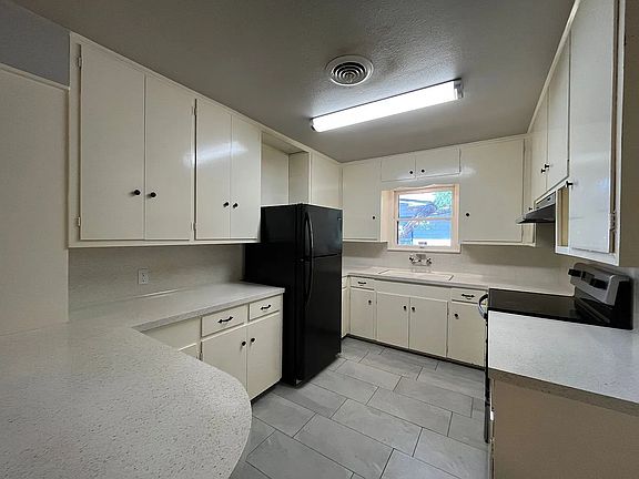 4th image of 637 Pennington Dr