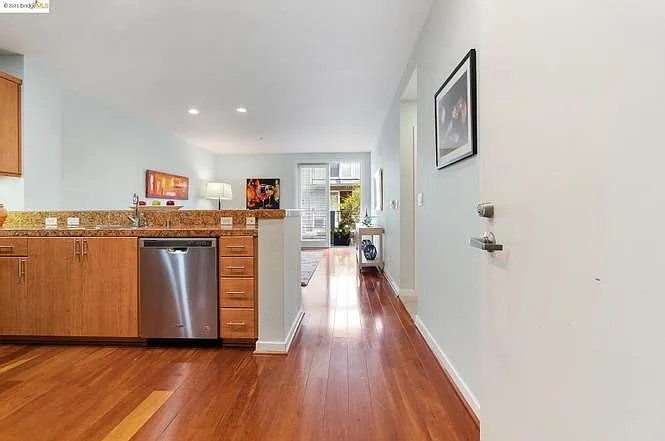 3090 Glascock St #306 — Photo 10