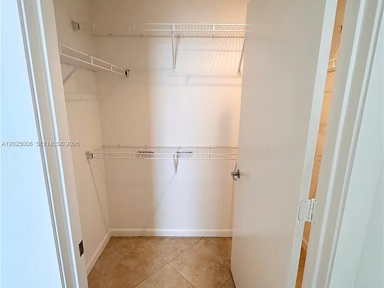 1060 Brickell Ave #2515 — Photo 10