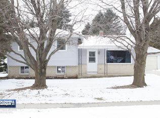 2426 S 35th St, Manitowoc, WI 54220