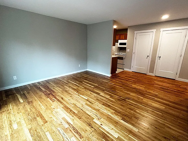 Clifton Woods — Photo 118