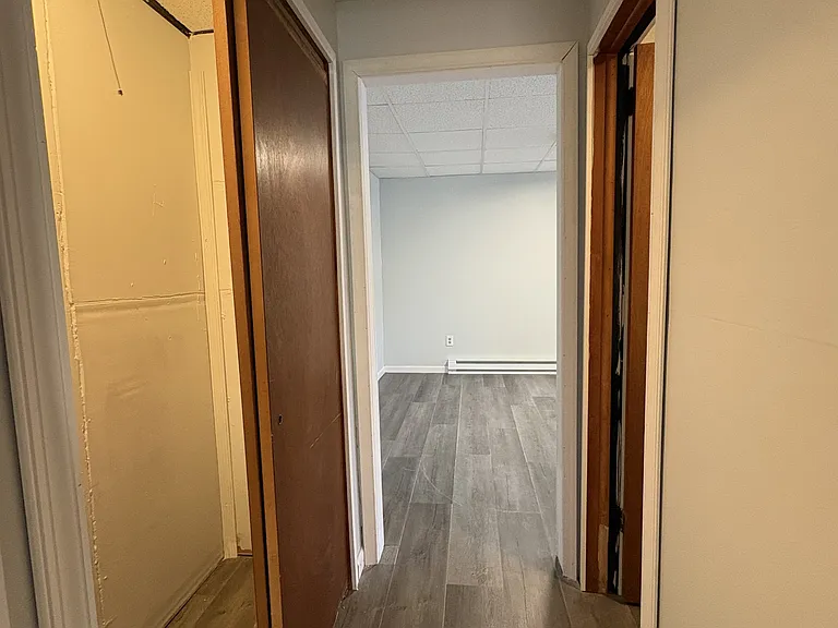 563 Washington Ave — Photo 13