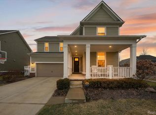 990 Shay St E, Canton, MI 48188