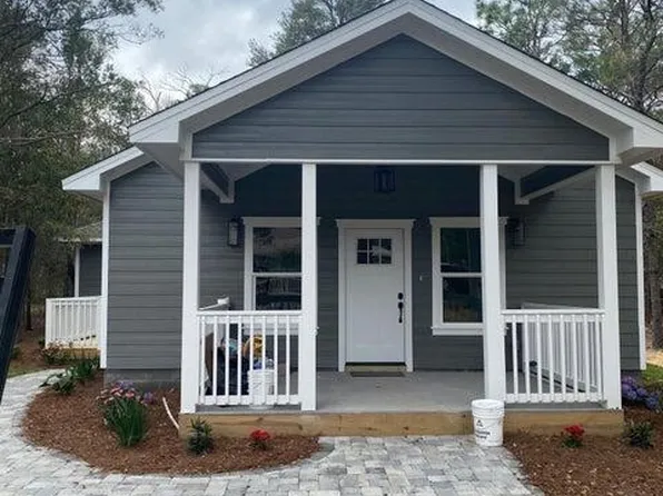 5649 Old River Rd, Baker, FL 32531