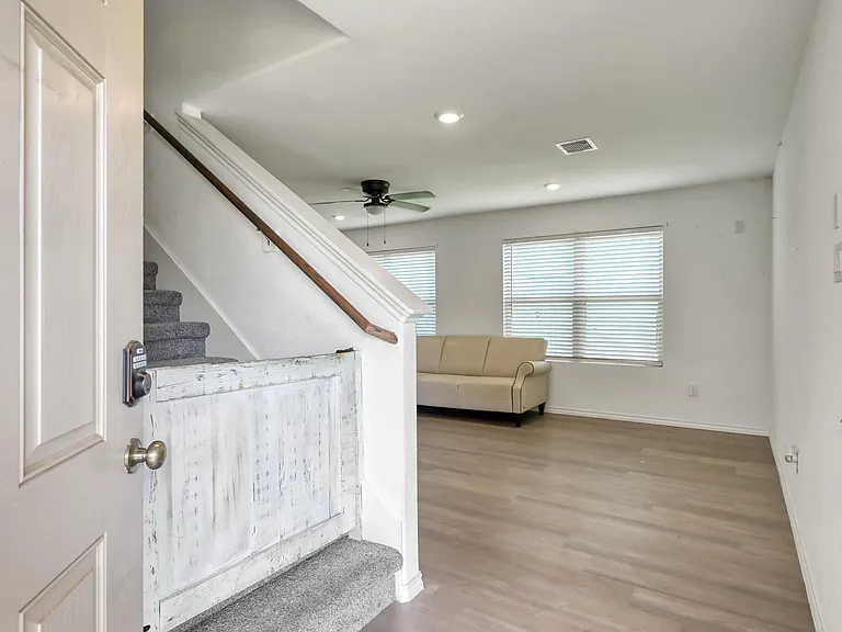 11130 N Lake Mist Ln — Photo 3