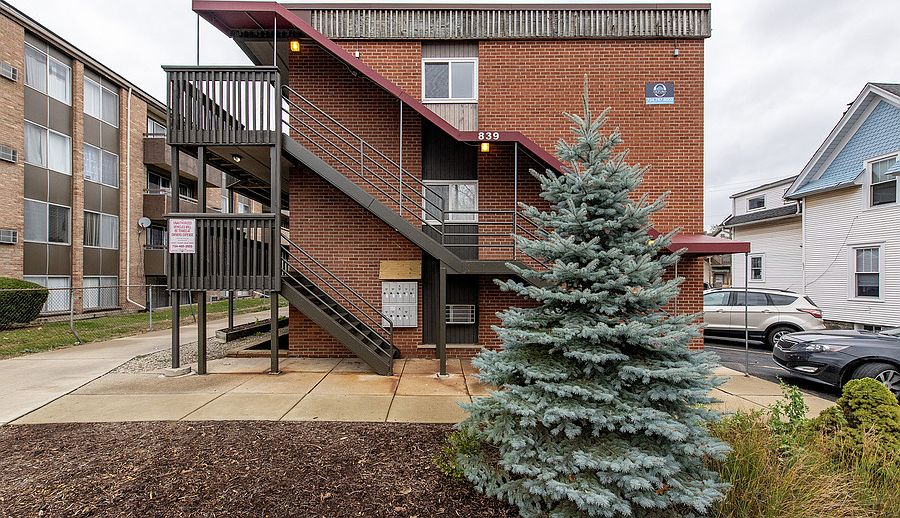 1st image of 839 Tappan Ave #5