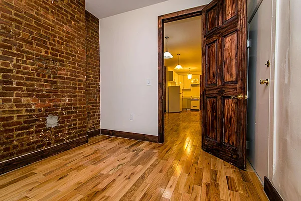 Rented by Nooklyn NYC LLC | media 54