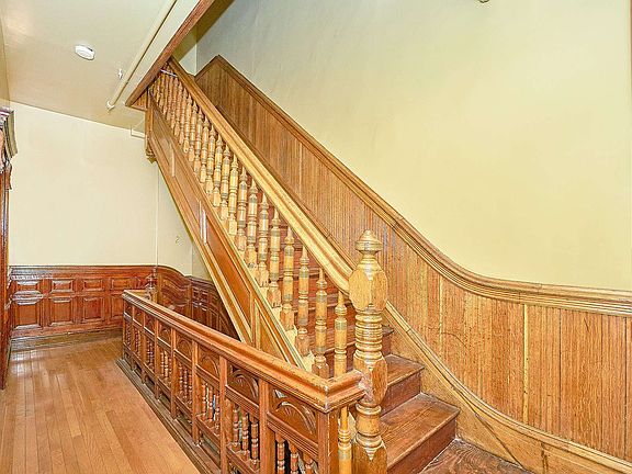 5th image of 21 W 121st St APT 3