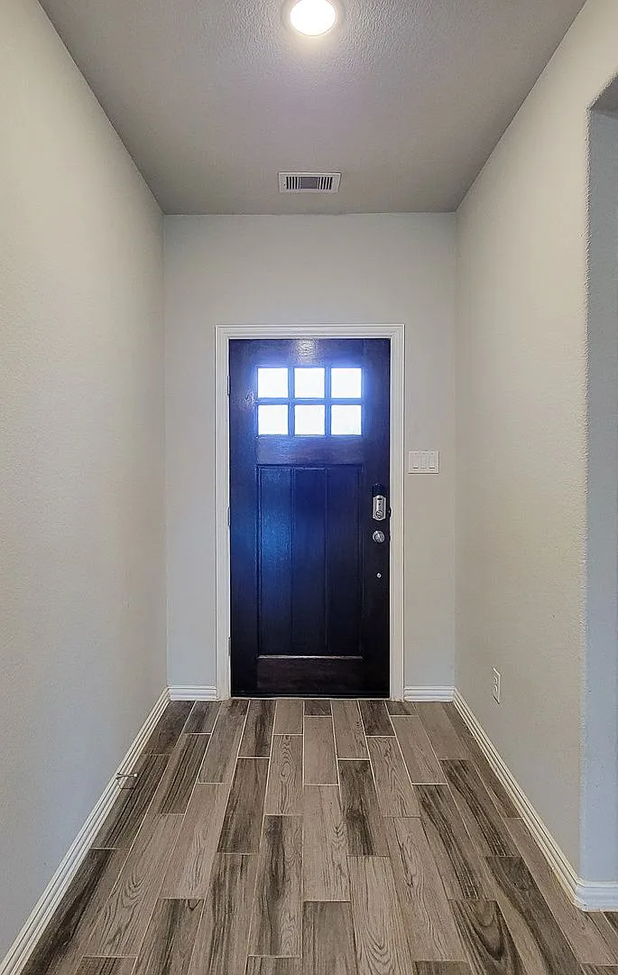 Quiet Cul De Sac! Tray Ceiling in Family & Primary suite. Wood Like Tile, Modern Gray Walls, Grea... — Photo 3