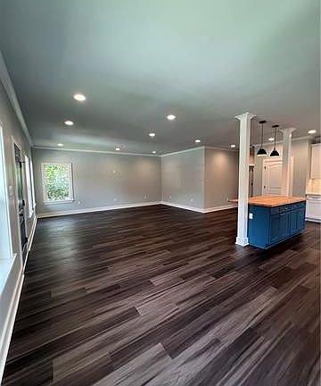 3rd image of 307 Florida Blvd