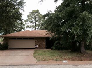 105 Chaparral Dr, Graham, TX 76450