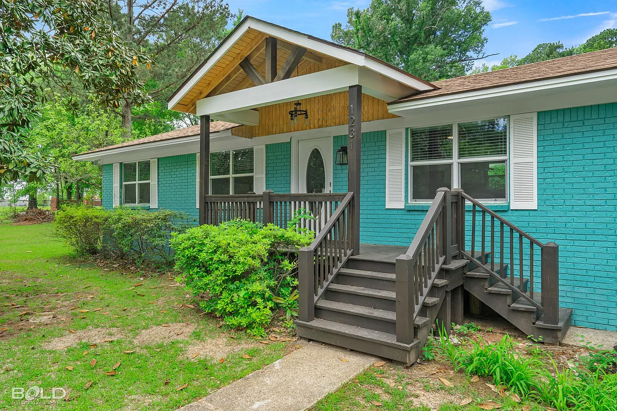 Building Photo - 1231 Pine Island Rd