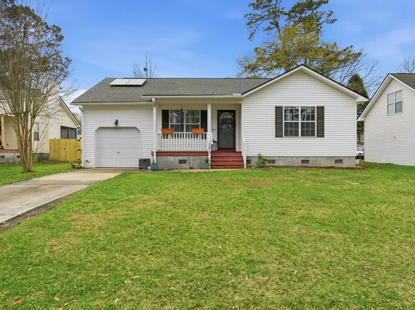 121 Apache Dr, Summerville, SC 29483