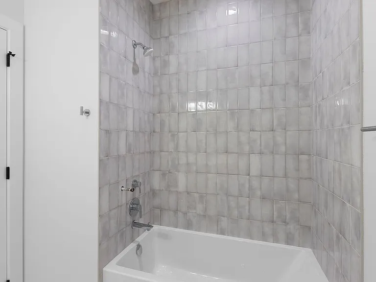 904 W Dakin LLC — Photo 35