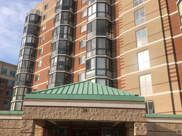 24 Courthouse Sq #Penthouse 1001, Rockville, MD 20850