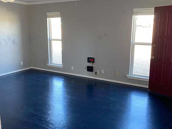 4th image of 300 S Furrh St #B