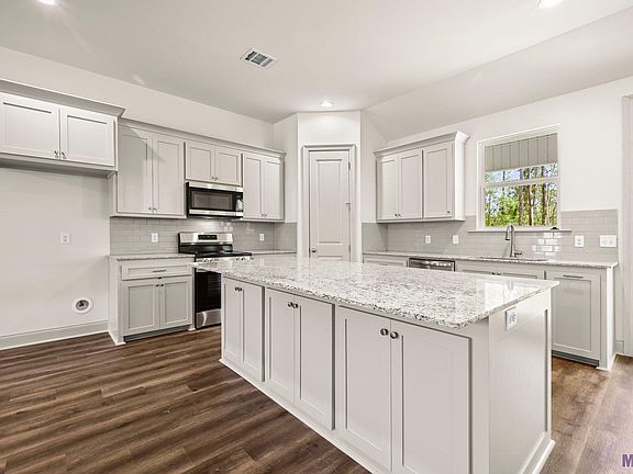 4th image of 23785 Snowdon Ave