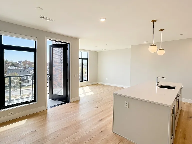 191 Washington St #306 — Photo 2