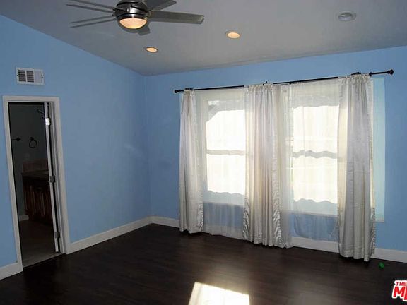 4th image of 7610 Kelvin Ave