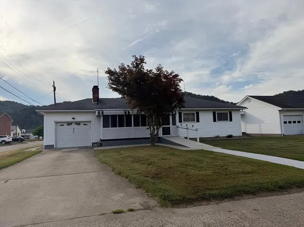 802 James St, New Martinsville, WV 26155