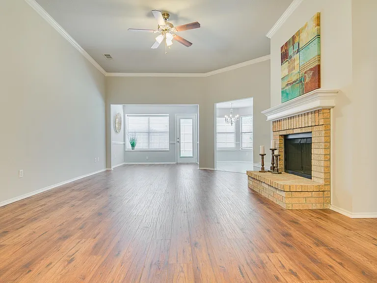 956 Carlin Ln — Photo 6