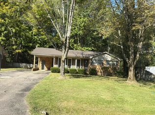 308 Royal Oak Dr, Paris, TN 38242