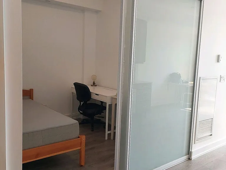 297 College St #917 — Photo 19