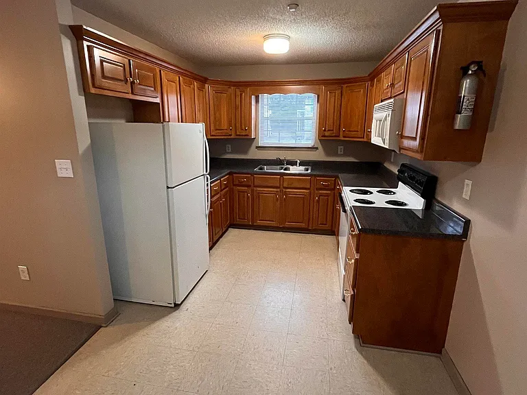 5005 Chancellor Sq NW #A — Photo 8