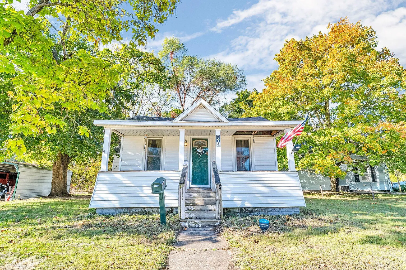 504 E Allegan St photo 1