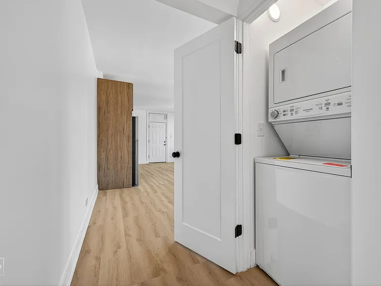 6310 N Artesian — Photo 30