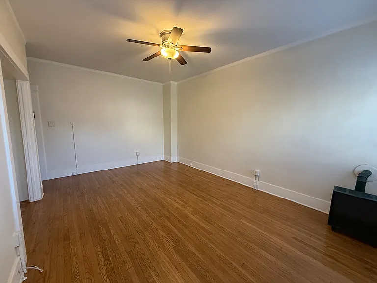 1441 Edgecliffe Dr #21 — Photo 3