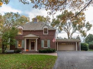 113 Elm Rd, Barrington, IL 60010