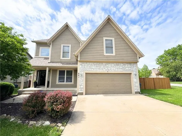 883 S Clearwater Creek Dr, Olathe, KS 66061