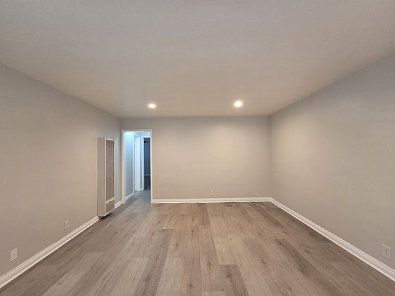 5th image of 3705 S Victoria Ave