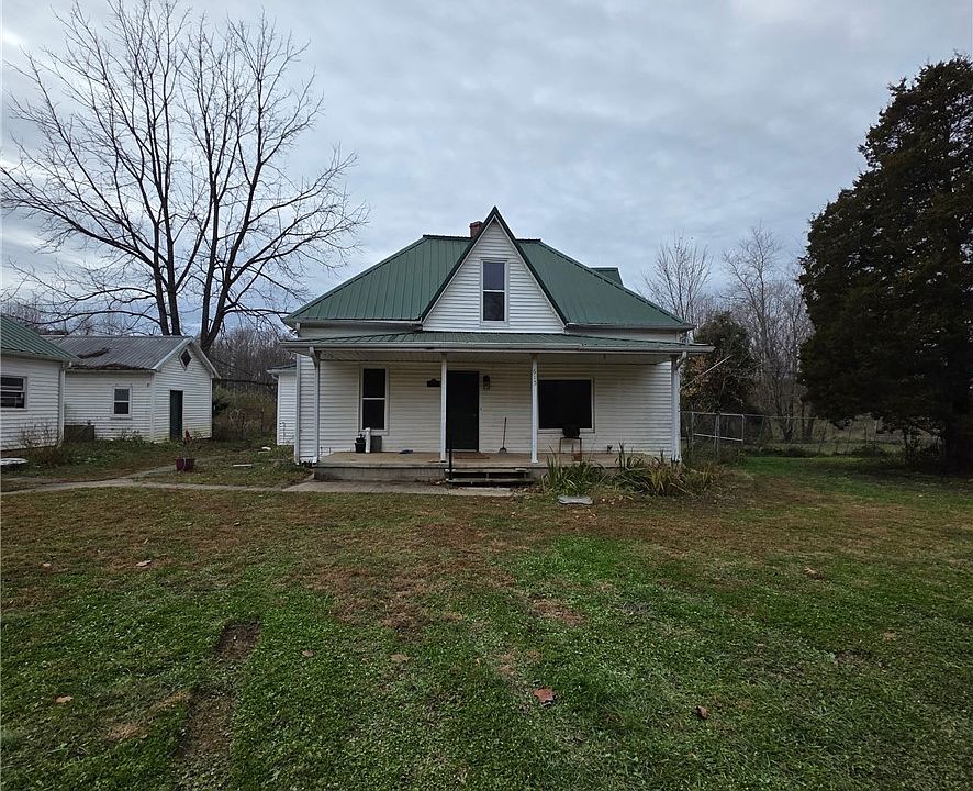 1st image of 615 S Court Avenue