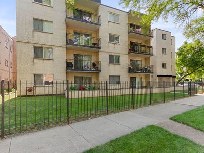 7074 N Ridge Blvd APT 2C, Chicago, IL, 60645