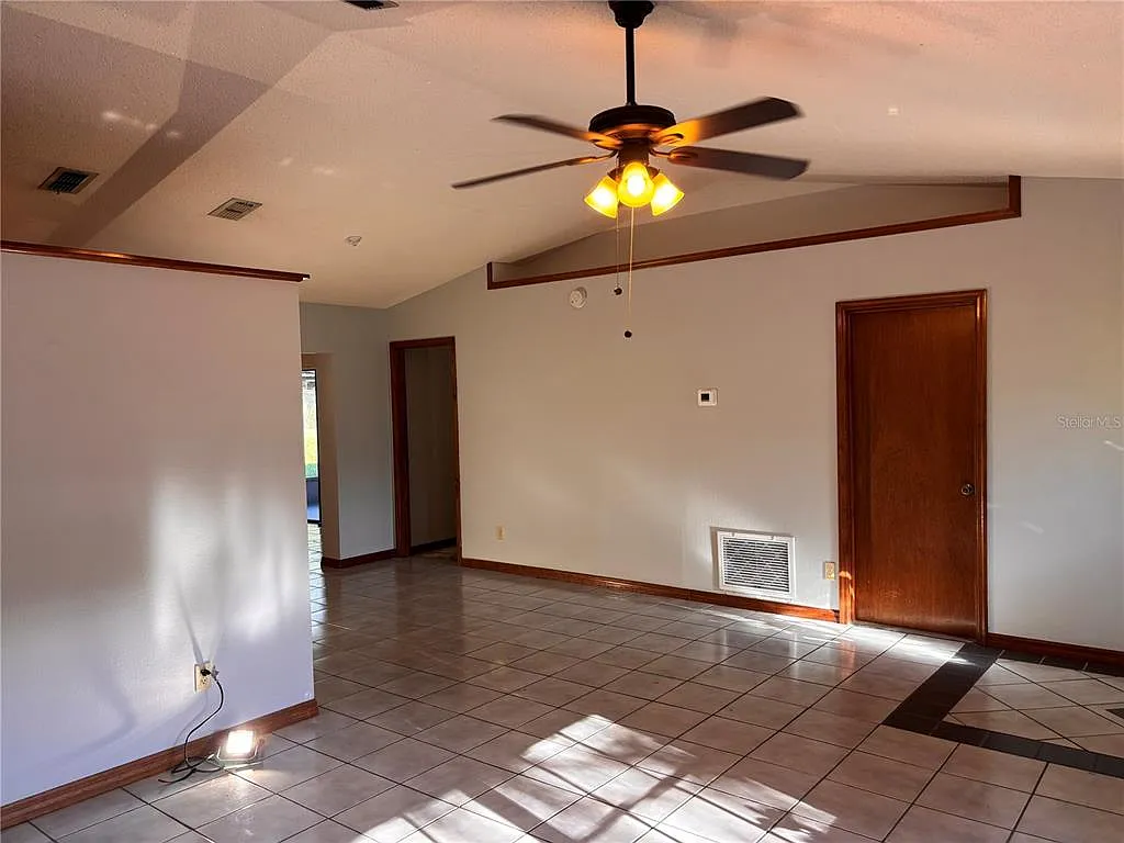 3 bed, 2.0 bath, 1578 sqft, $1,795 — Photo 3
