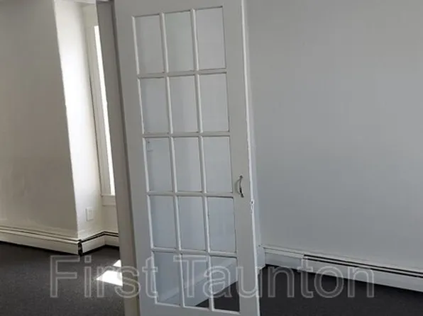 9 Cedar St APT 2, Taunton, MA 02780