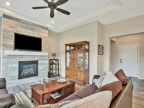 5th image of 2942 N Woodridge St