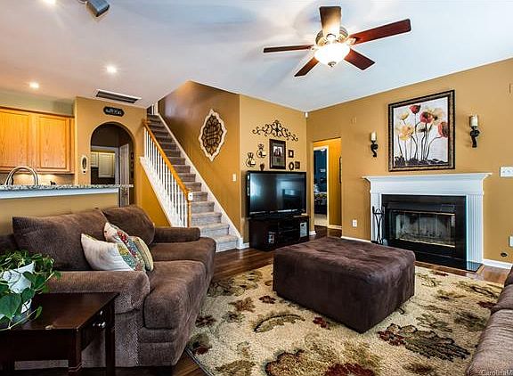 4th image of 10722 Mountain Springs Dr