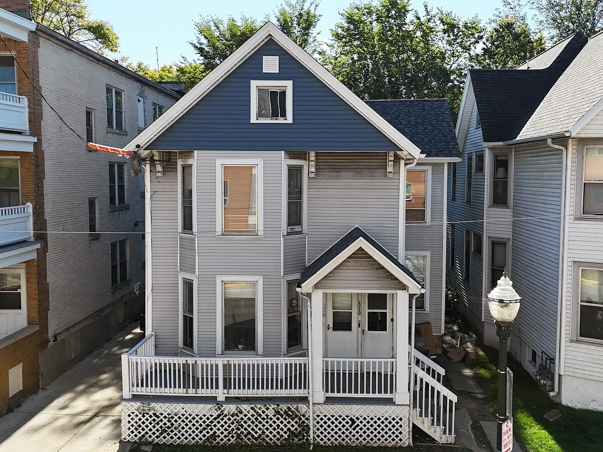 4 bed, 1.0 bath, 1030 sqft, $2,245 — Photo 2