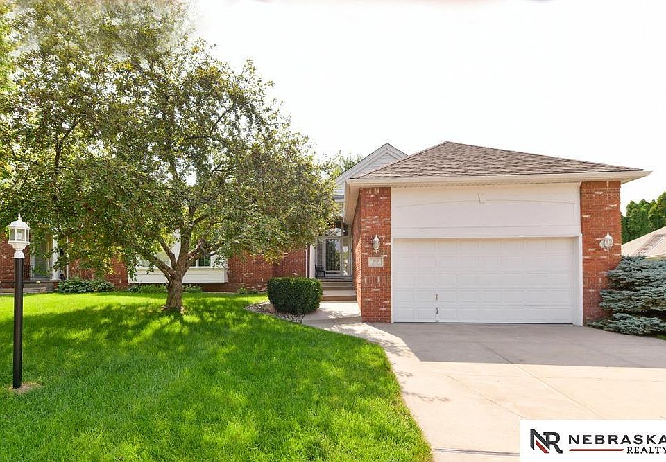 809 Villa Plz, Papillion, NE 68046 Zillow
