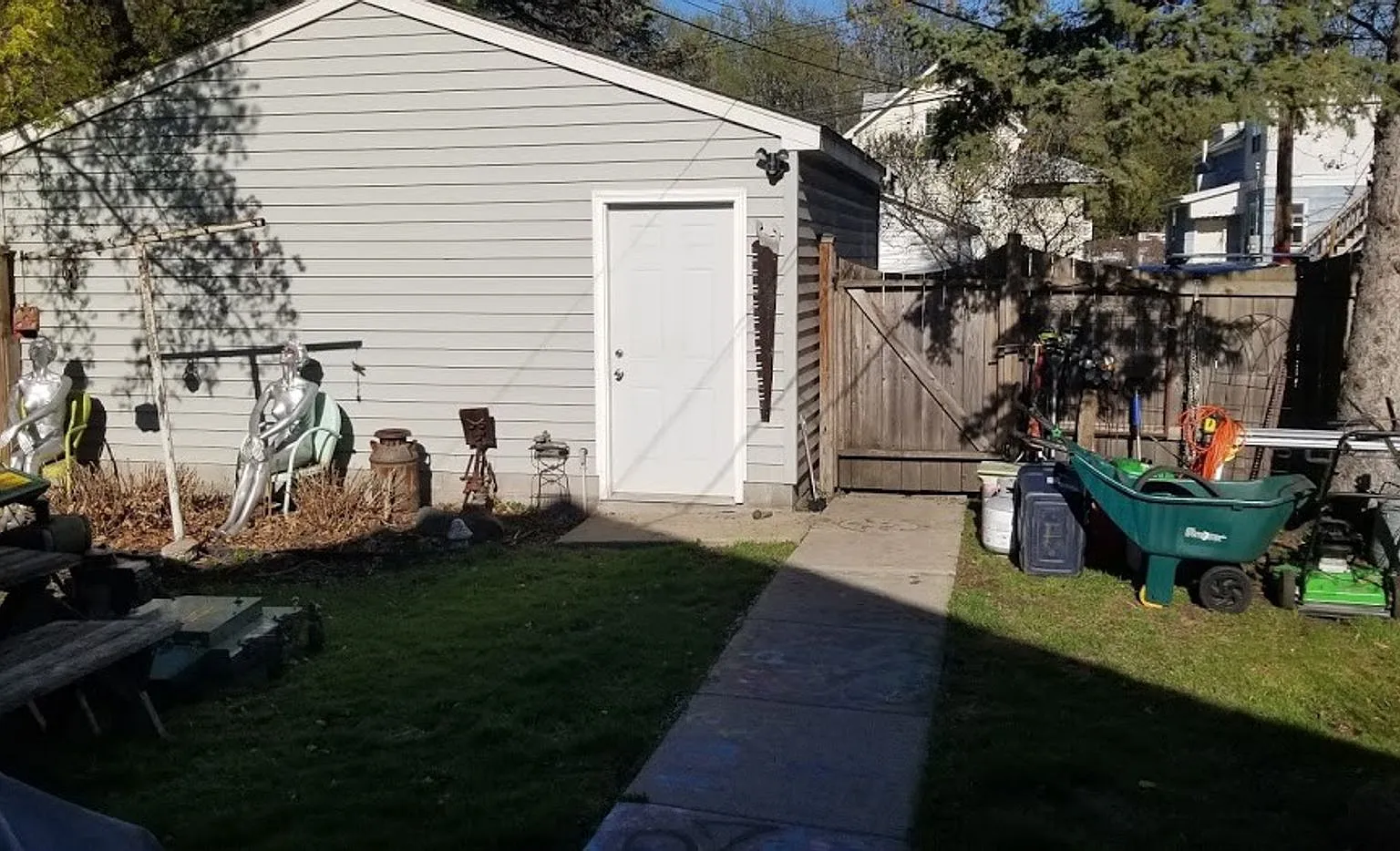 Spacious 5-Bedroom Home Near the University of Minnesota — Photo 3