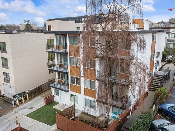 2nd image of 715 Nob Hill Avenue N