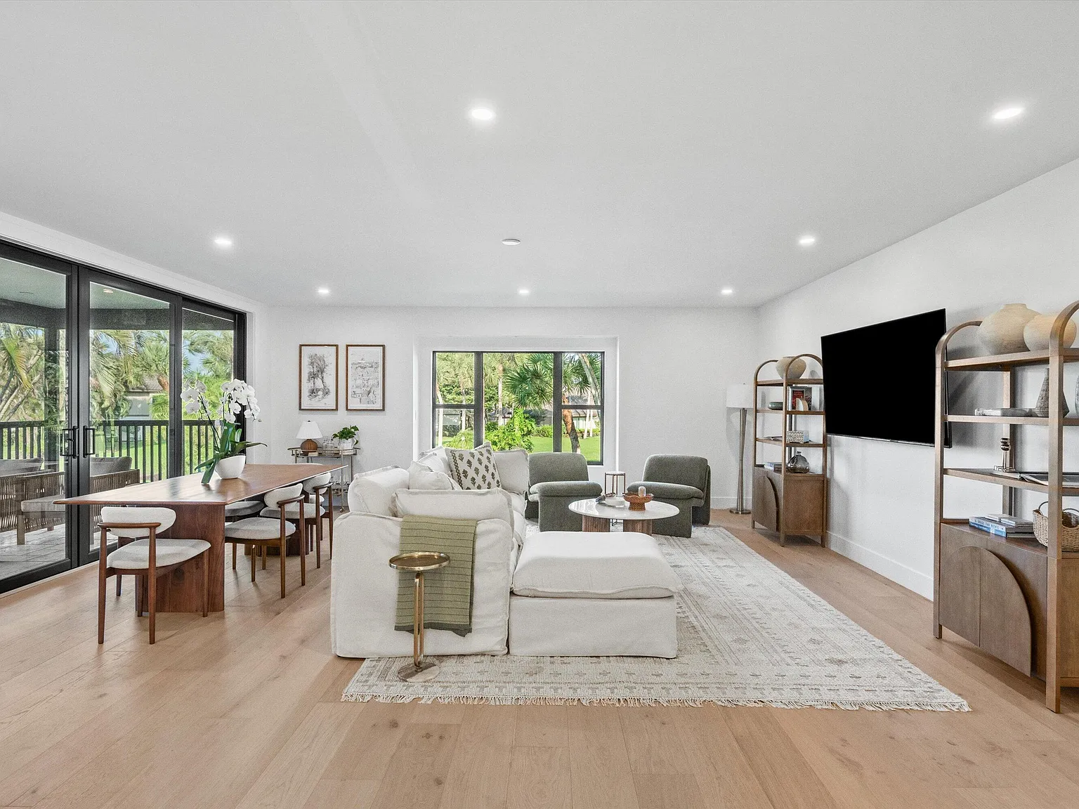3 bed, 3.0 bath, 1776 sqft, $13,000 — Photo 3